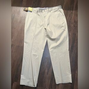 NWT Men’s Hagger Classic Fit Khaki Flat Front Dress Pants 40x30